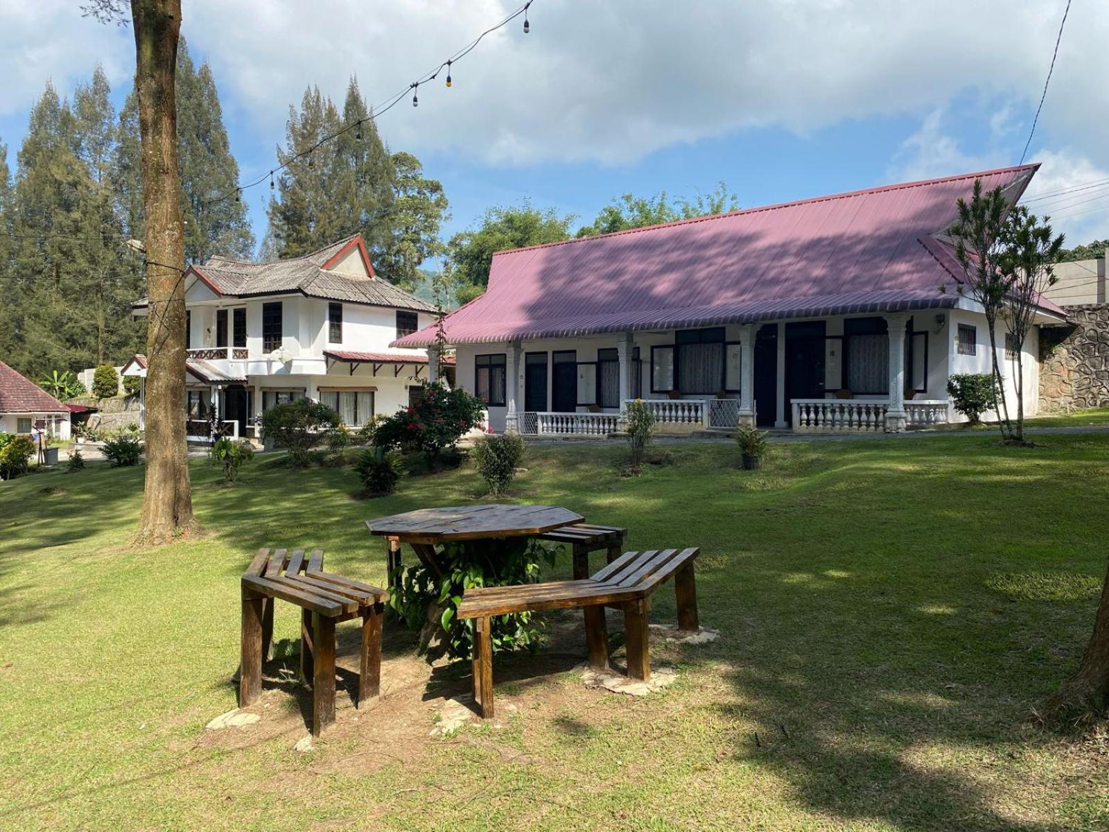 Sibayak Multinational Rest House Berastagi Zewnętrze zdjęcie